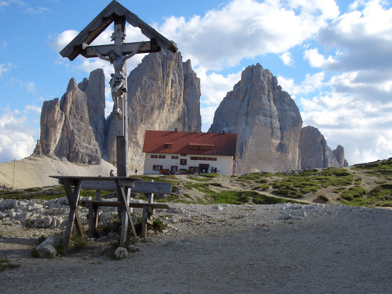 Rifugio-Locatelli.jpg