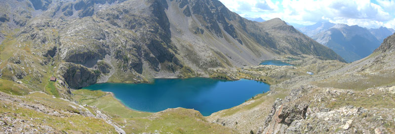 Rifugio-e-laghi-di-Vens.jpg